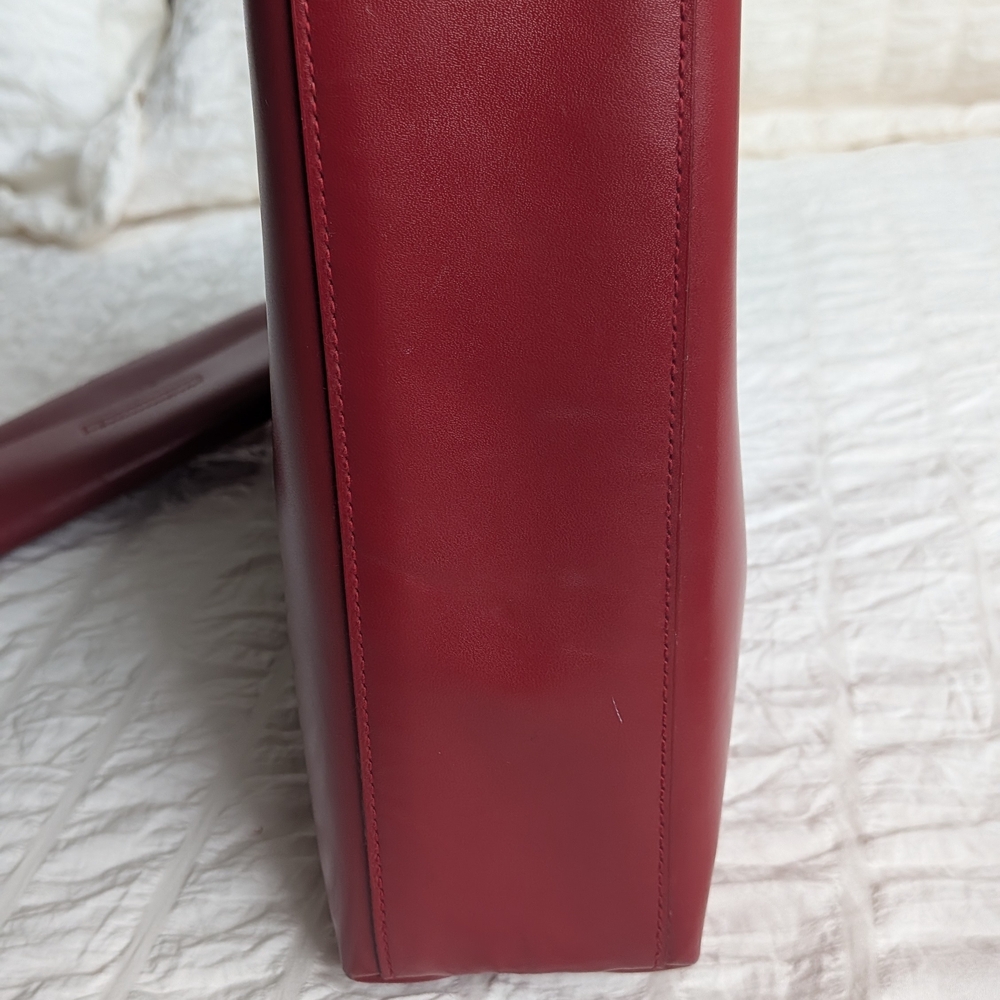 Prada Red Leather Tote with Matching Pouch - Picture 4 of 4